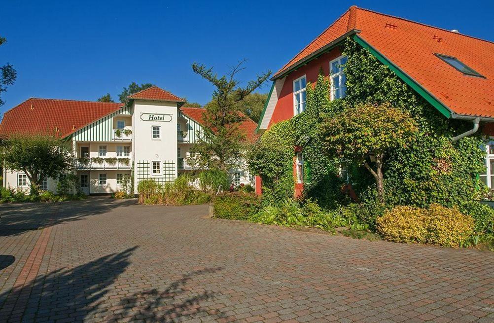 Landgasthof & Hotel Jagdhof Stralsund Esterno foto