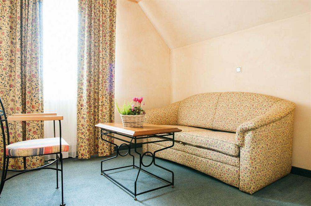 Landgasthof & Hotel Jagdhof Stralsund Esterno foto