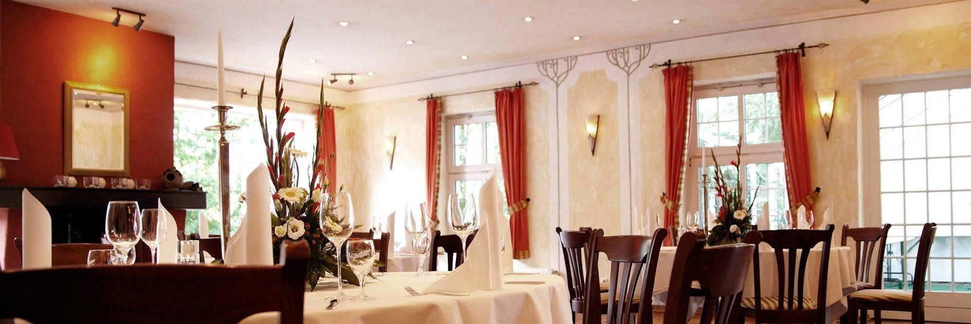 Landgasthof & Hotel Jagdhof Stralsund Esterno foto