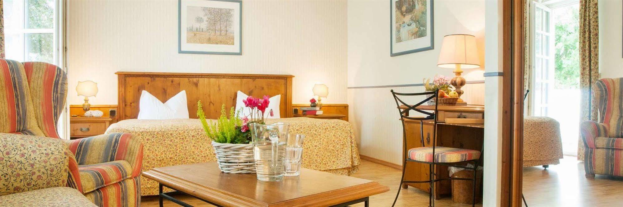 Landgasthof & Hotel Jagdhof Stralsund Esterno foto