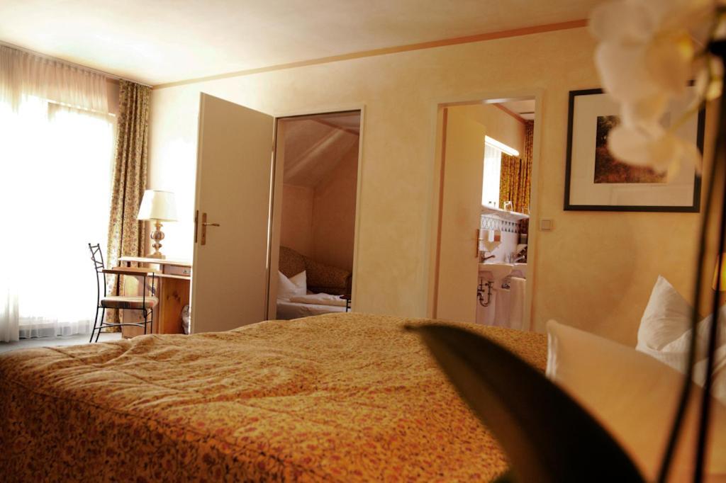 Landgasthof & Hotel Jagdhof Stralsund Camera foto